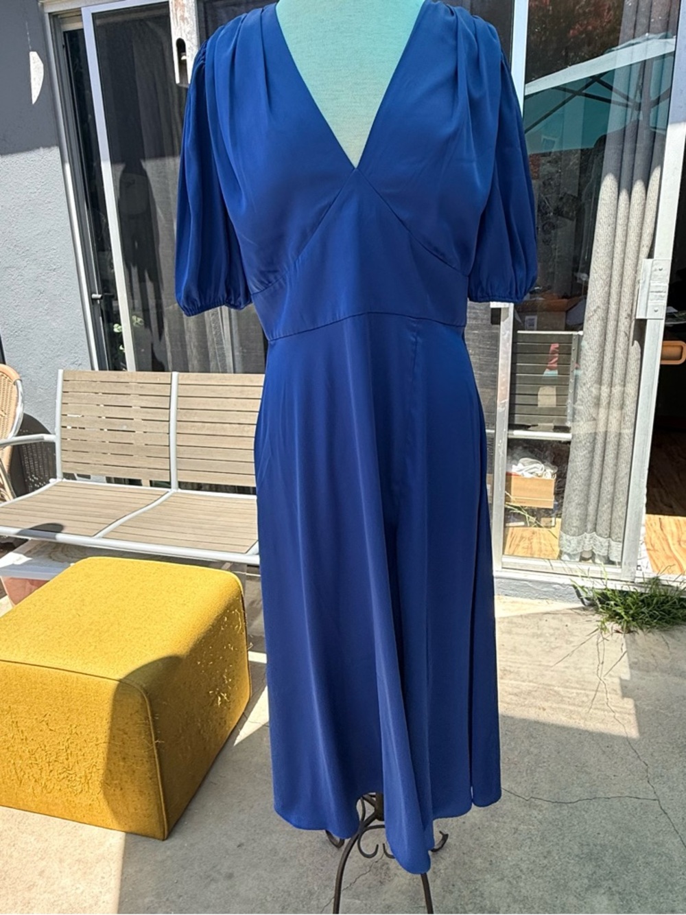 Alexia Admor Royal Blue V-Neck Midi Dress - Picture 2 of 15
